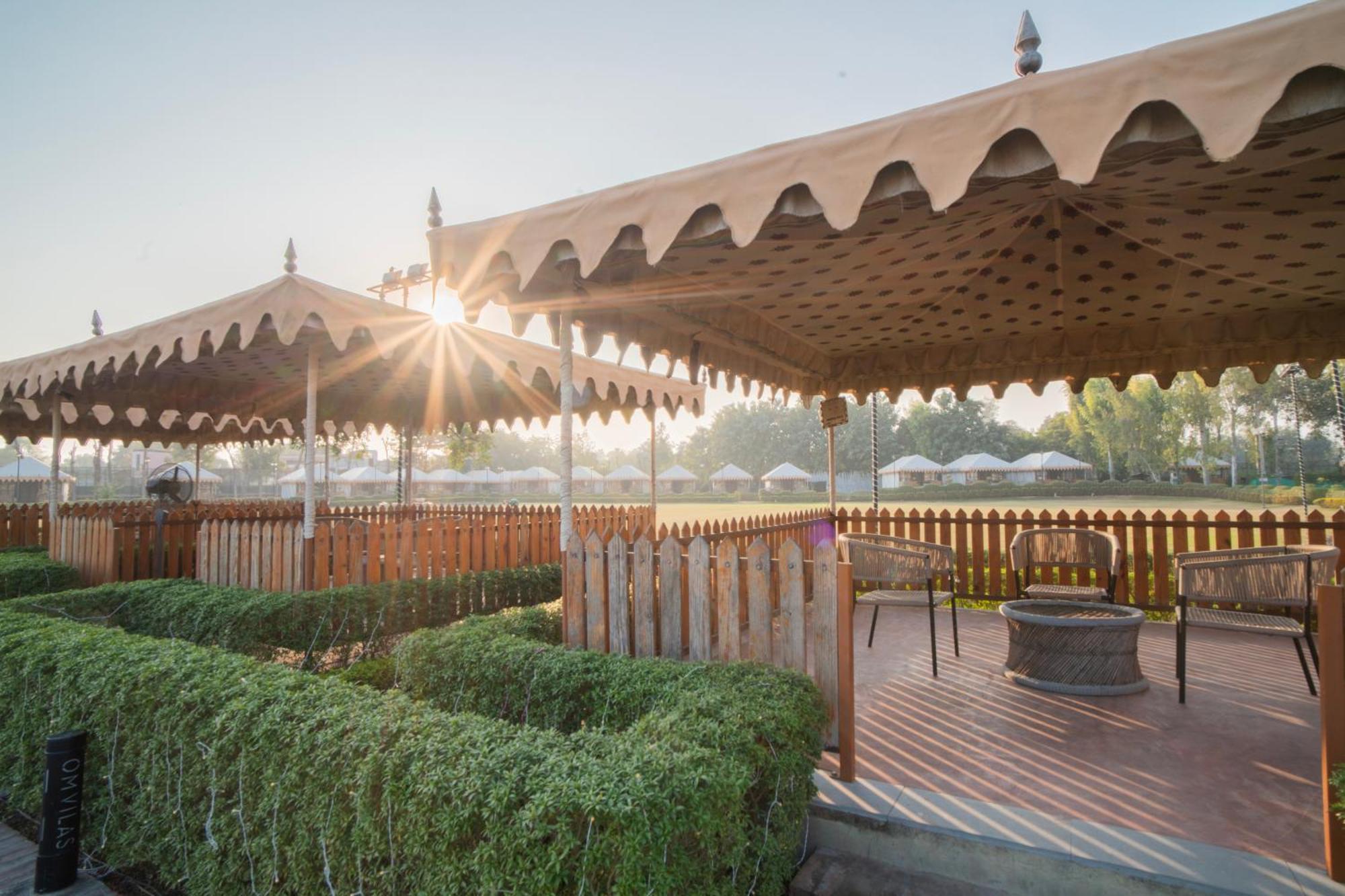Resort Om Benares, 5*